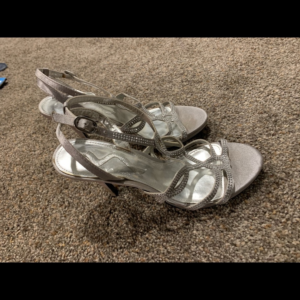 Sparkly silver heels - Picture 2 of 3